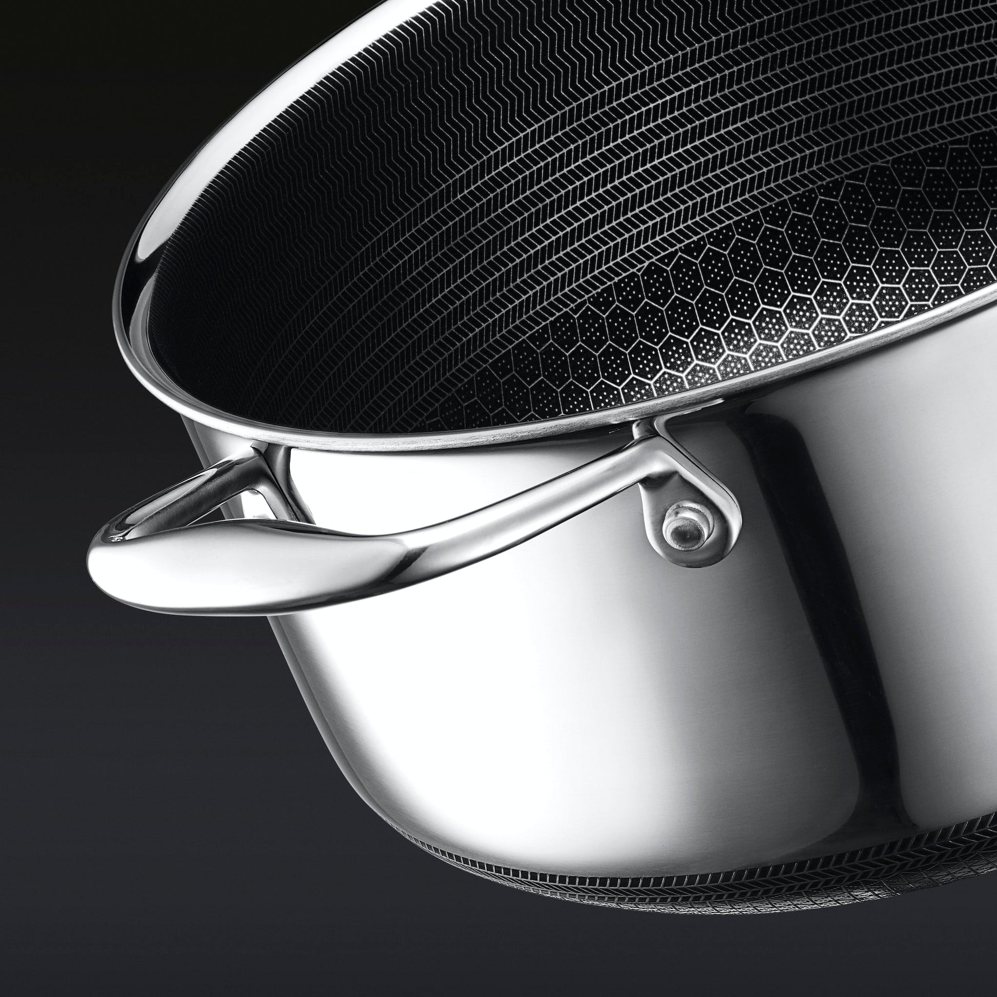 Hybrid Saucepan with Lid, 5-Qt